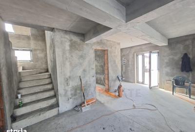 Casă cu 4 camere cu Teren 475 Mp în Șelimbăr
