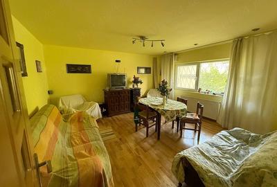 Apartament cu 3 camere decomandat în Vest