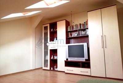 Apartament cu 3 camere decomandat, mobilat în Nufărul - 1