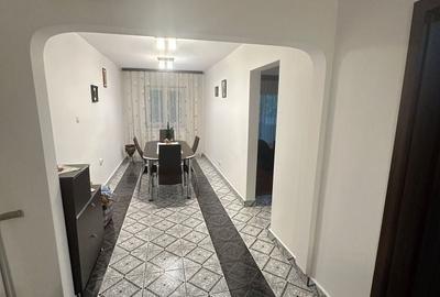 Apartament cu 3 camere decomandat în Central - 2