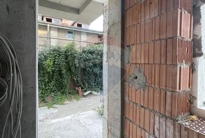 Casă cu 4 camere cu Teren 370 Mp în Dorobanți