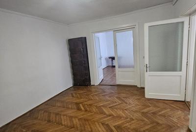 Casă cu 5 camere cu Teren 250 Mp în Gheorgheni