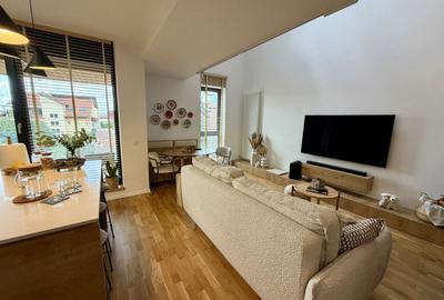 Apartament cu 3 camere decomandat, mobilat în Blumăna