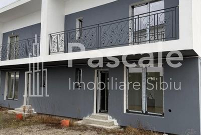 Casă cu 4 camere cu Teren 299 Mp în Central - 1
