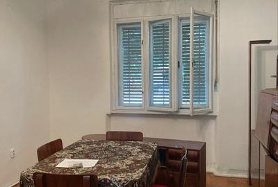 Casă cu Teren 1726 Mp în Central