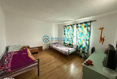Casă cu 4 camere în Păulești