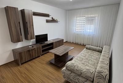 Apartament cu 3 camere decomandat, mobilat în Malu Roșu
