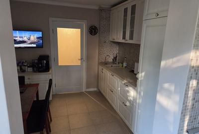 Apartament cu 3 camere decomandat în Rahova