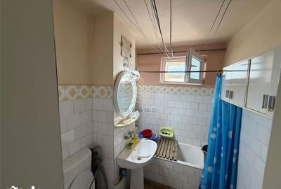 Apartament cu 3 camere decomandat în Central - 1