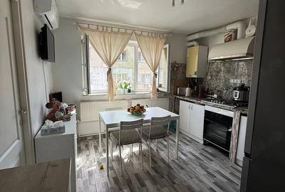 Apartament cu 2 camere decomandat în Mihai Bravu