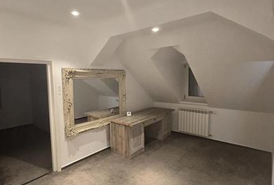Apartament cu 3 camere decomandat în Central - 2