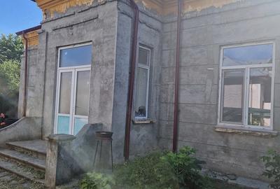 Casă cu 2 camere cu Teren 850 Mp în Central - 1