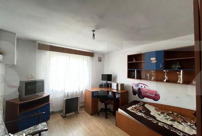 Casă cu 3 camere cu Teren 950 Mp în Central - 1