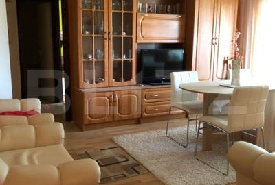 Apartament cu 2 camere semidecomandat, mobilat în Carei