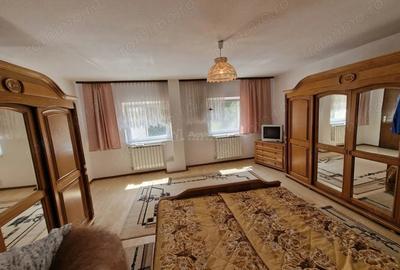 Casă cu 7 camere cu Teren 720 Mp în Vest - 3