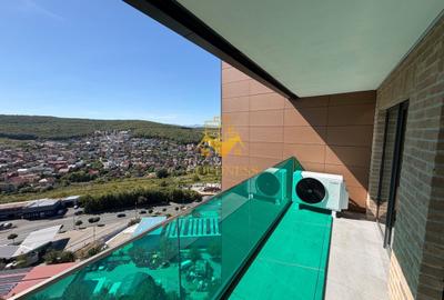 Apartament cu 3 camere semidecomandat în Central