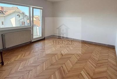 Apartament cu 4 camere decomandat în Central - 1