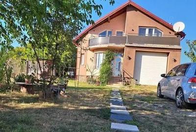 Casă cu Teren 1300 Mp în Central - 2