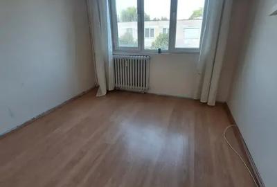Apartament cu 3 camere semidecomandat în Berceni - 5