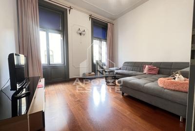Apartament cu 5 camere decomandat în Central