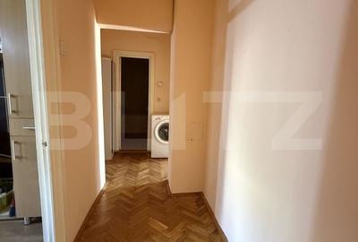 Apartament cu 3 camere decomandat în Micro 17
