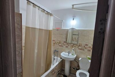 Apartament cu 3 camere decomandat în Păcurari