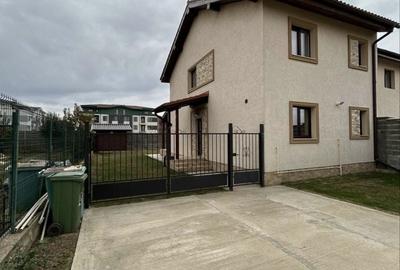Casă cu 4 camere în Giroc