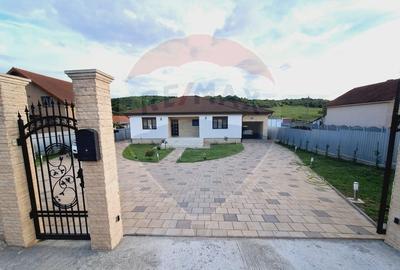 Casă individuală cu 5 camere cu Teren 2100 Mp în Hidișelu de Jos - 1