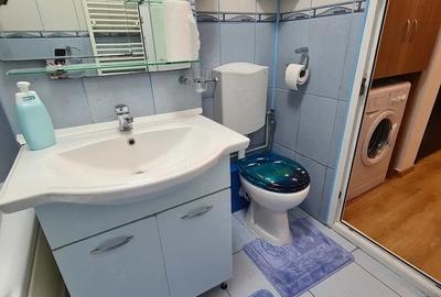 Apartament cu 3 camere decomandat în Tineretului - 1