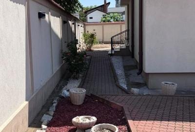 Casă cu 4 camere în Lăpuș