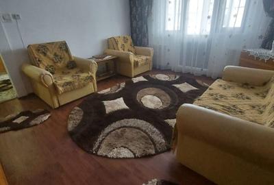 Apartament cu 2 camere semidecomandat în Micro 4 - 2