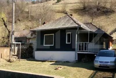 Casă individuală cu 2 camere cu Teren 1380 Mp în Exterior Vest