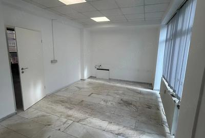 Spațiu comercial, de 80 mp, în Central