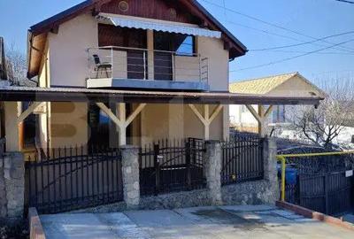 Casă cu 4 camere cu Teren 240 Mp în Galata