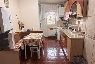 Apartament cu 4 camere decomandat în Central