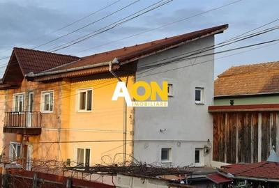 Casă individuală cu 5 camere cu Canalizare în Central - 1