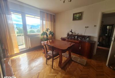 Apartament cu 2 camere semidecomandat în Tractorul