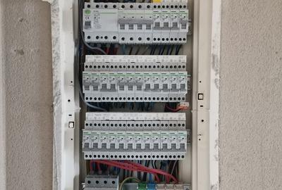 Casă cu 4 camere cu Teren 490 Mp în Central - 2