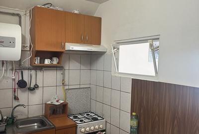 Garsonieră decomandată în Central