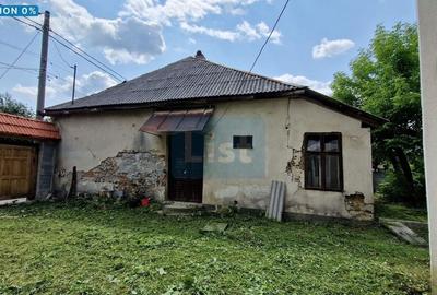 Casă cu 3 camere cu Canalizare în Central