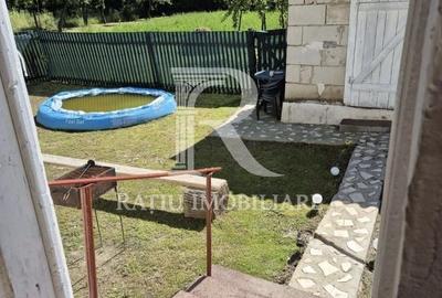 Casă cu 6 camere cu Teren 2300 Mp în Pomezeu - 2