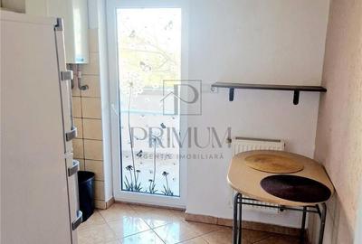 Apartament cu 3 camere decomandat în Lunei