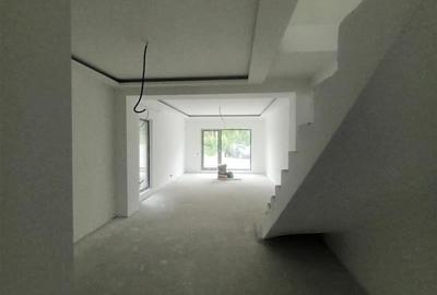 Duplex cu 4 camere cu Canalizare în Corbeanca - 1