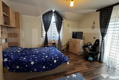 Casă cu 7 camere cu Teren 783 Mp în Cârcea