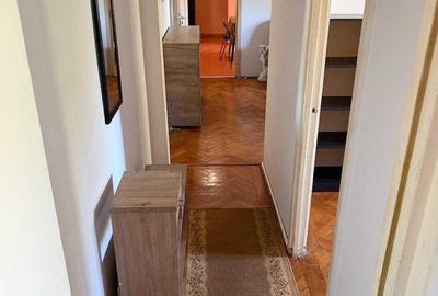 Apartament cu 3 camere semidecomandat în Olimpia-Stadion