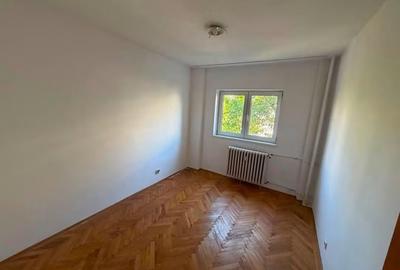 Apartament cu 4 camere decomandat, mobilat în Crângași