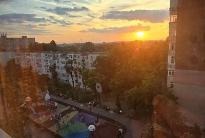 Apartament cu 2 camere semidecomandat în Craiovița Nouă