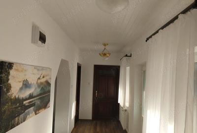 Casă cu 5 camere cu Teren 3885 Mp în Izgar - 2