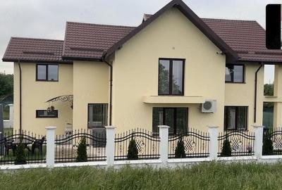 Casă cu Teren 600 Mp în Central - 23