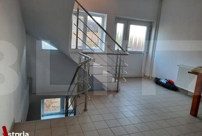 Casă cu 5 camere cu Teren 1028 Mp în Dobrun